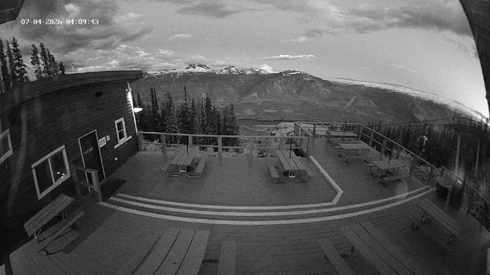 Revelstoke: Top of Upper Gondola Cam