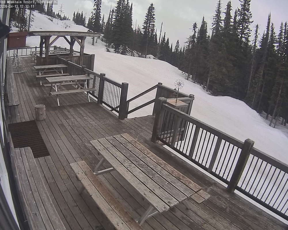 Red Resort - Paradise Lodge Deck Cam