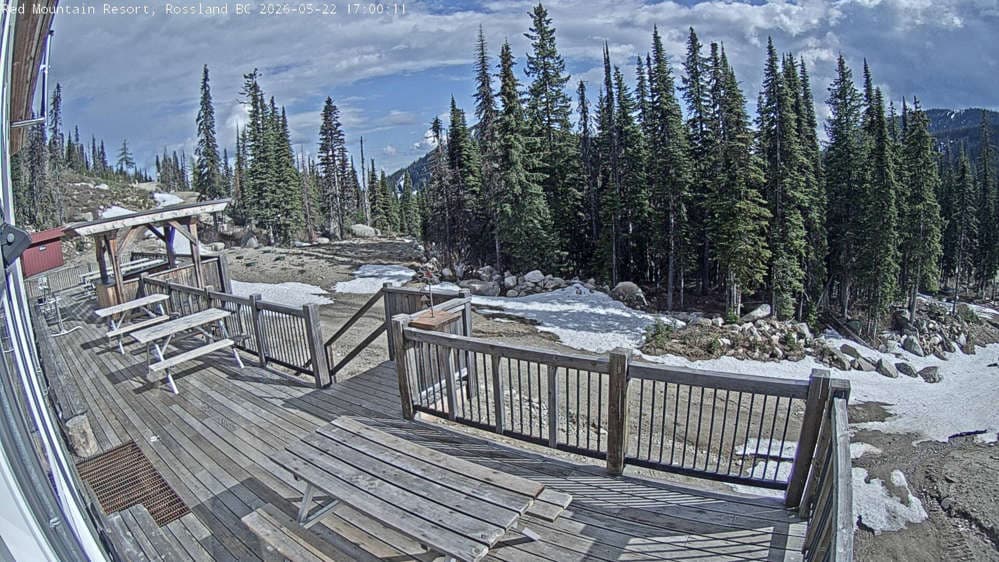 Red Resort - Paradise Lodge Deck Cam