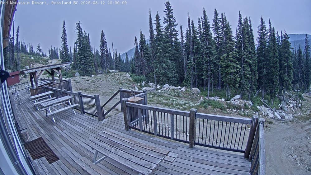 Red Resort - Paradise Lodge Deck Cam