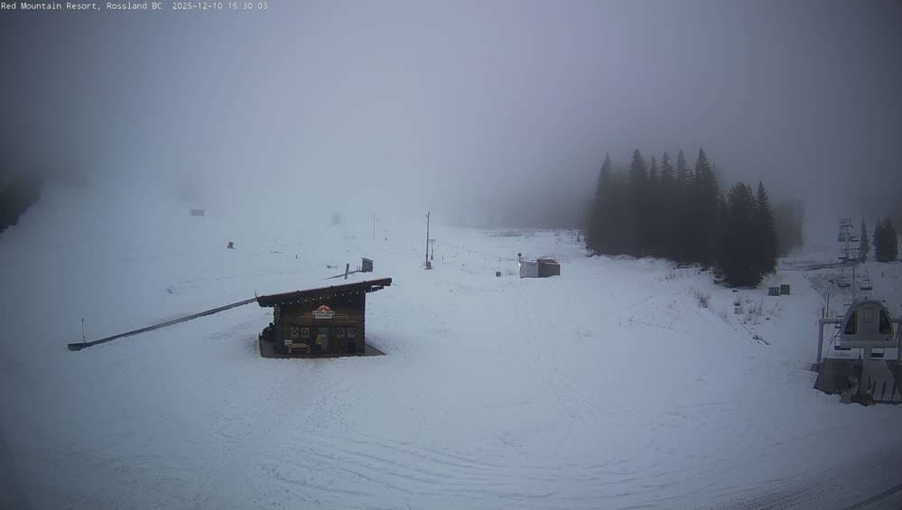 Red Resort - Base Lodge Cam