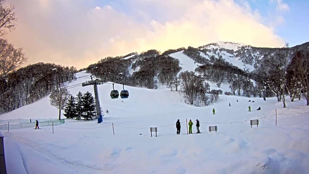 Niseko Village (Upper Village Gondola)