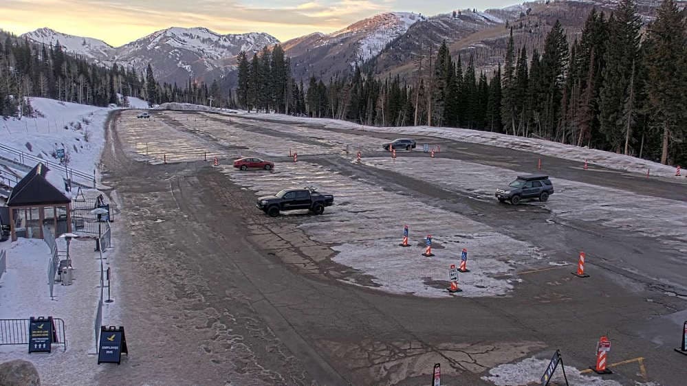 Solitude: Moonbeam Parking Lot Cam