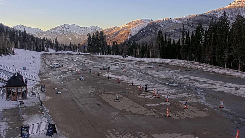 Solitude: Moonbeam Parking Lot Cam