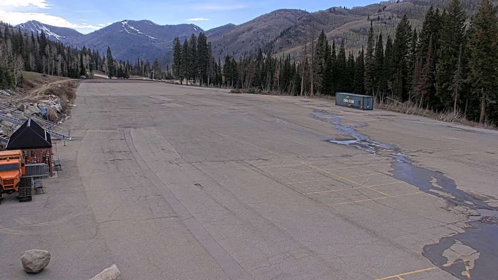 Solitude: Moonbeam Parking Lot Cam