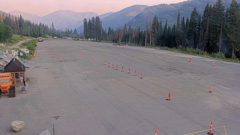 Solitude: Moonbeam Parking Lot Cam