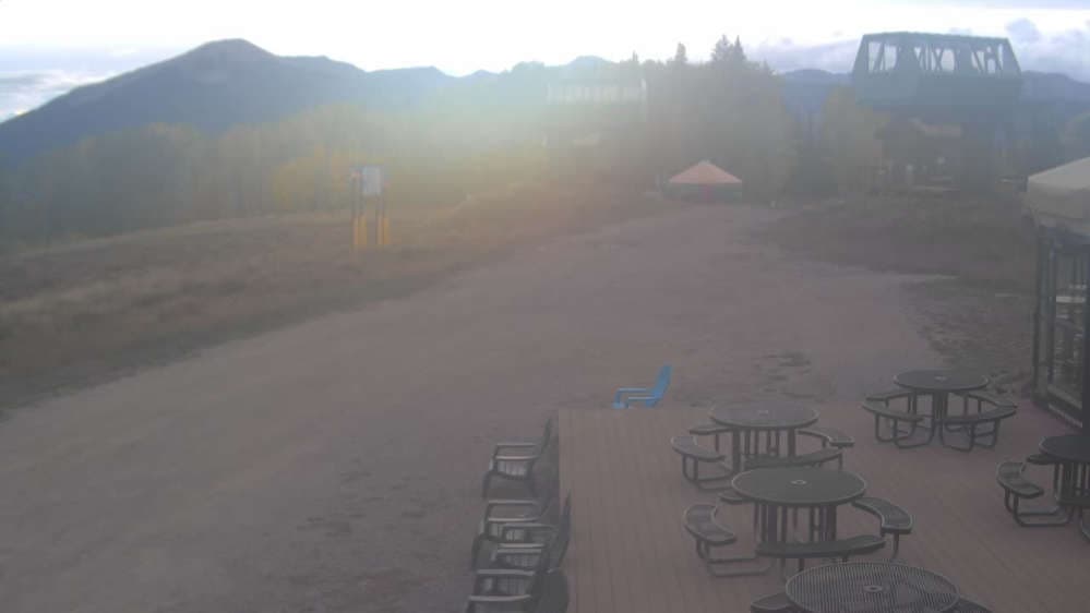 Umbrella Bar at Ten Peaks stream