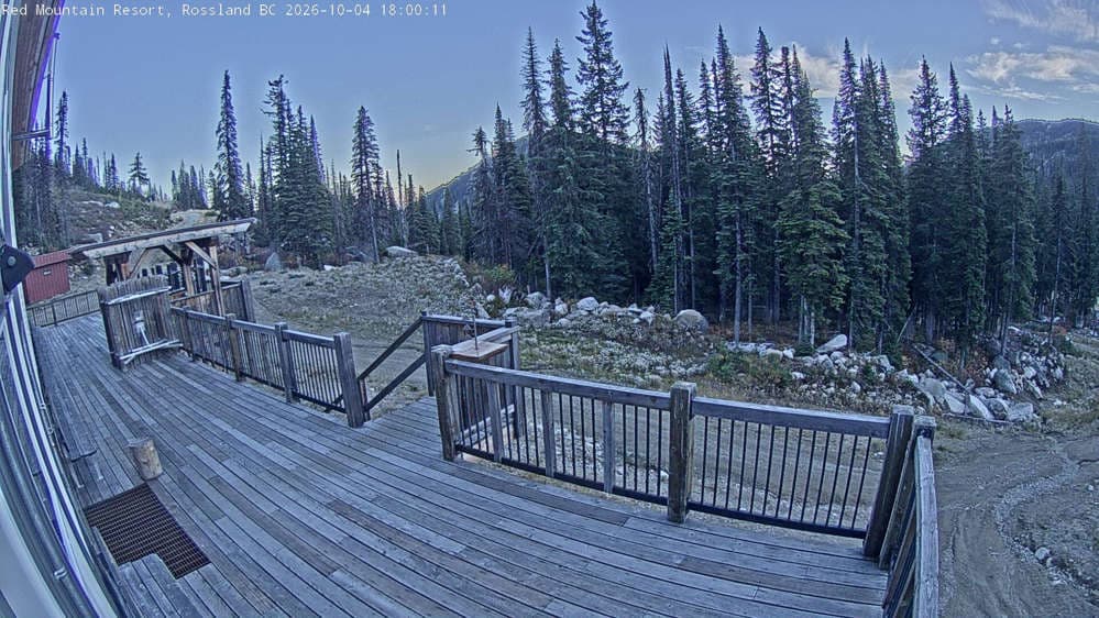 Red Resort - Paradise Lodge Deck Cam
